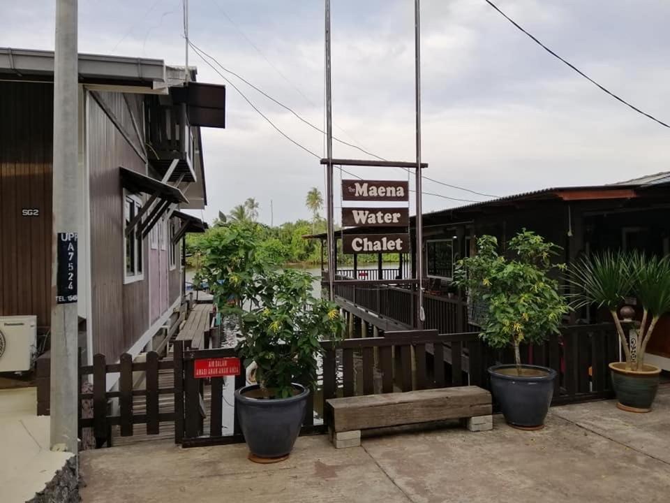 Maena Water Country house